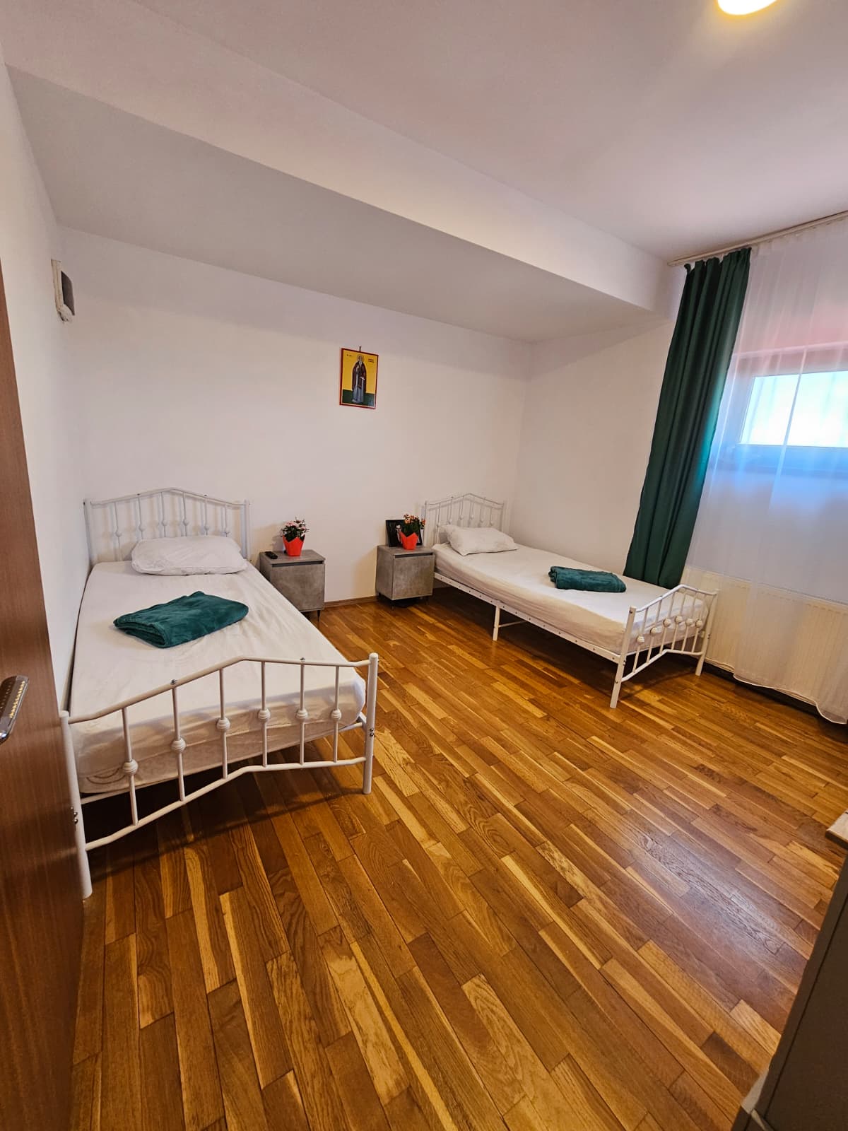 Camin de batrani EMPATHY Clinceni - interior modern