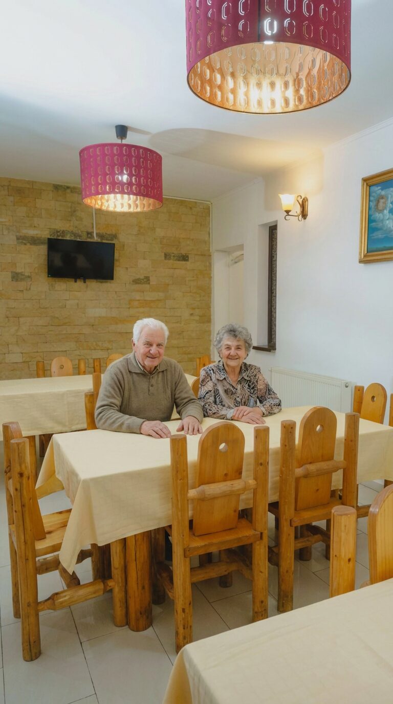 Camin de batrani EMPATHY Cetinei - interior